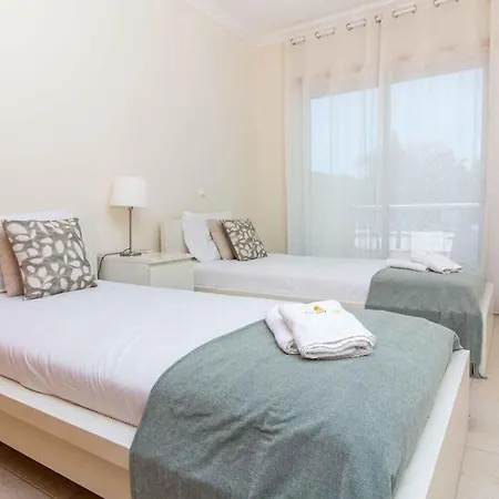 White 47 House By Ici Algarve البوفيرا